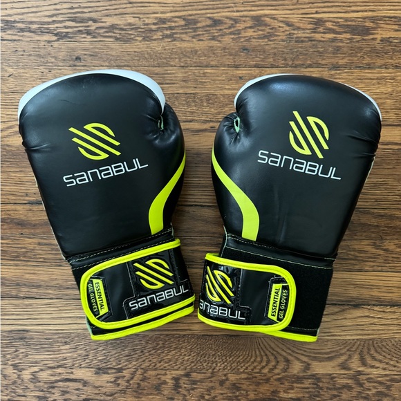 Sanabul Essential Gel Boxing Gloves for Men & Women, Kickboxing MMA, Muay Thai G - Picture 1 of 16